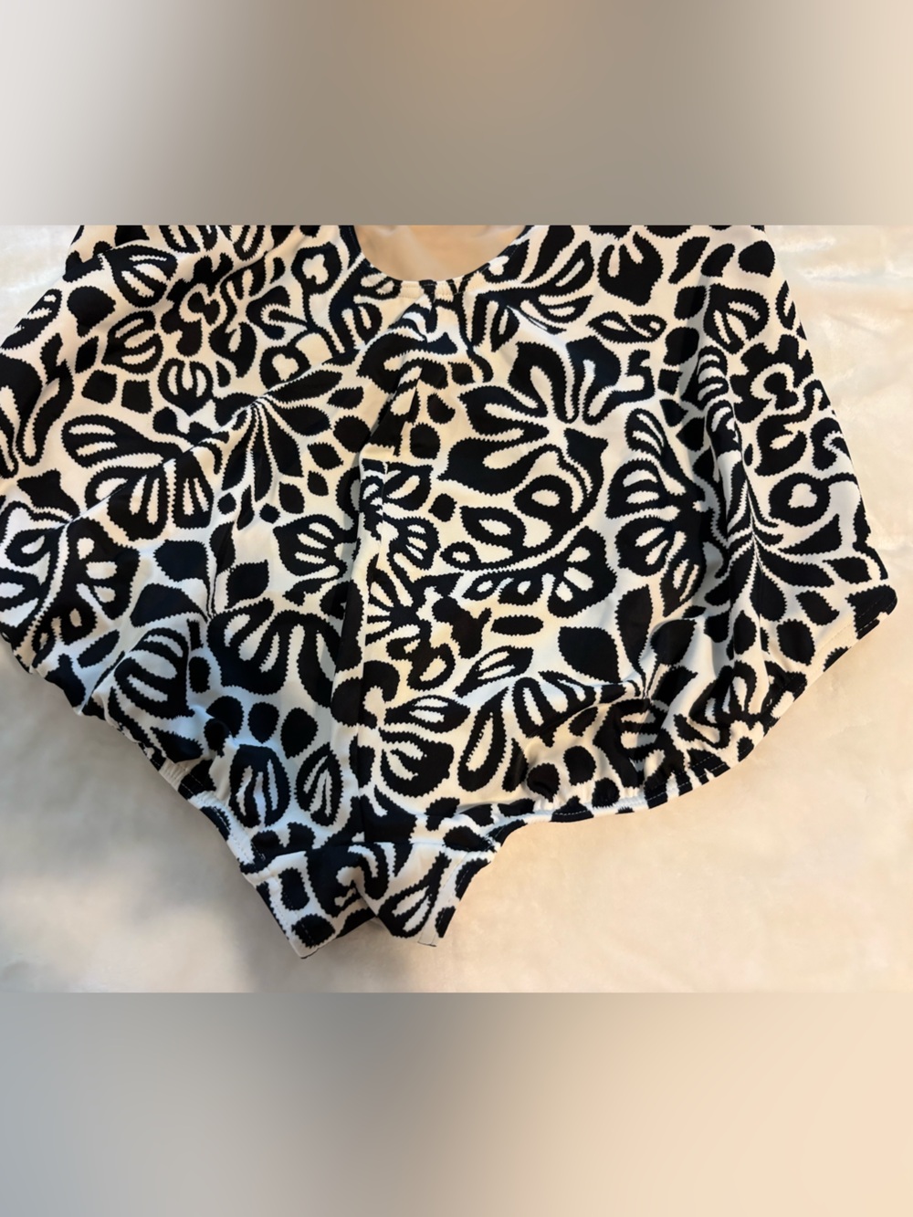 Lands’ End Ruched Floral One Piece Swimsuit 20W Black White Tummy Control Plus - Picture 8 of 13
